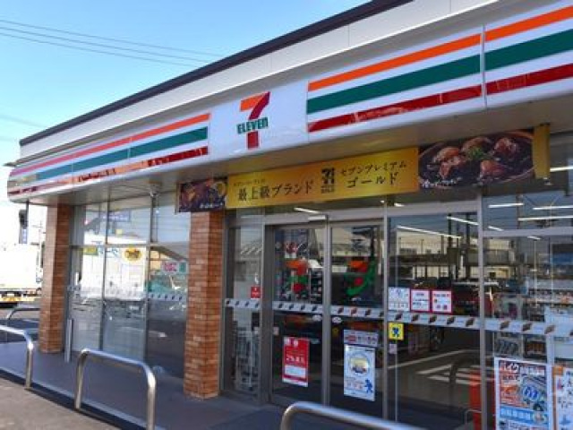 コンビニ　セブンイレブン浜松上島3丁目店（コンビニ）まで331m