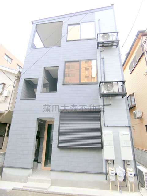 建物外観　2026年7月築　木造地上3階建て総戸数8戸オートロック宅配