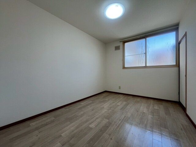 その他部屋・スペース　約６帖の洋室です！※照明は設備ではありません。