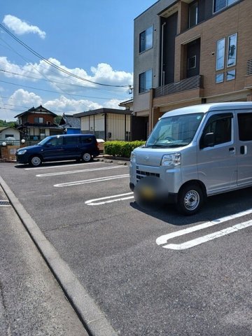 駐車場　駐車スペースもあります