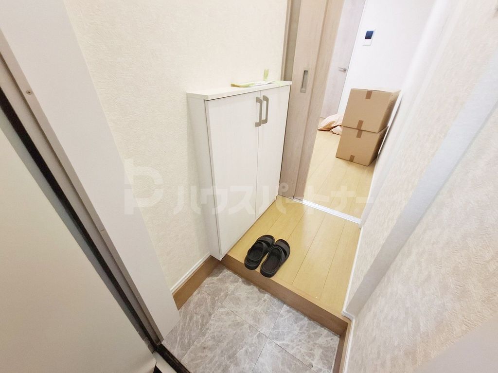 ウィングシード新松戸の玄関写真