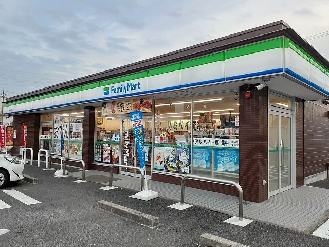 コンビニ　ファミリーマート　新小牧小木店（コンビニ）まで500m
