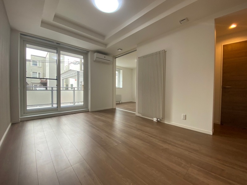 居室・リビング　広くてキレイなお部屋が広がっていて、充実した生活が送れそう。
