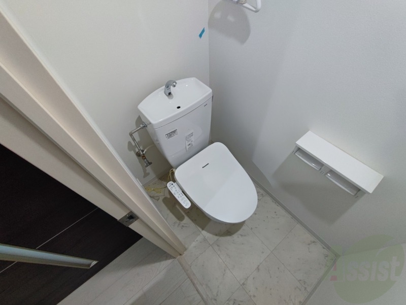 トイレ　こちらはトイレです。清潔感があり、安心して使用できます。
