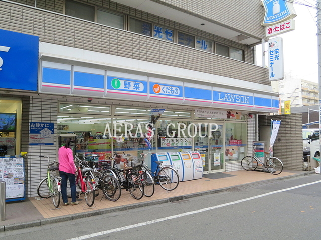 コンビニ　ナチュラルローソン 成城六丁目店（コンビニ）まで467m
