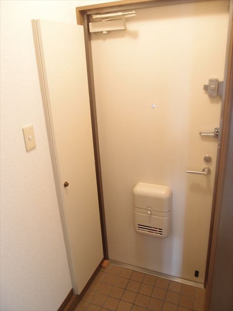 玄関　※他号室参考写真