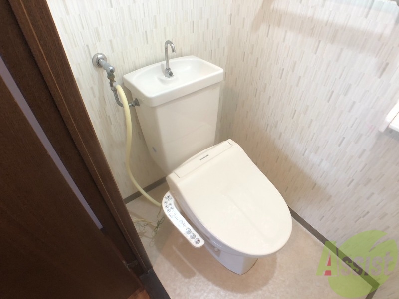 トイレ　こちらはトイレです。清潔感があり、安心して使用できます。