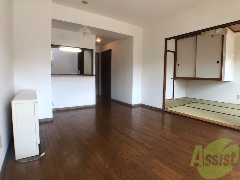 居室・リビング　広くてキレイなお部屋が広がっていて、充実した生活が送れそう。