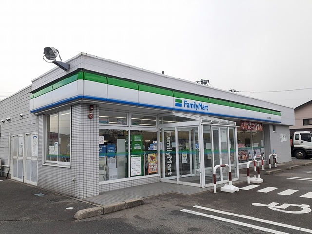 コンビニ　ファミリーマート潟上昭和店（コンビニ）まで333m