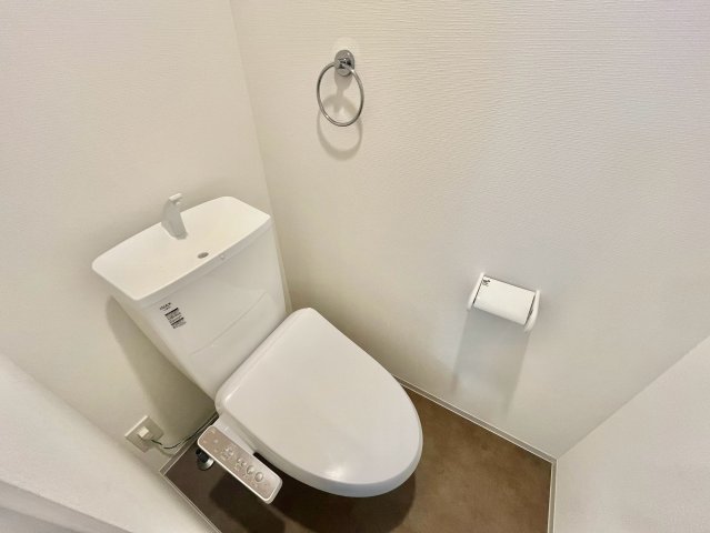 ジーメゾン柏原国分のトイレ写真
