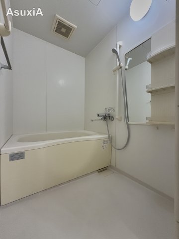 バス・シャワールーム　別タイプのお部屋の写真です