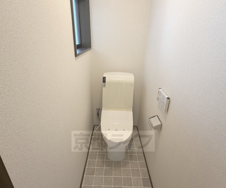 ＪＲ奈良線 ＪＲ小倉駅 徒歩9分 3階建 築37年のトイレ写真