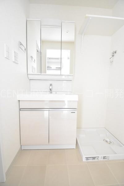 洗面設備　別部屋の参考写真です。現況有姿