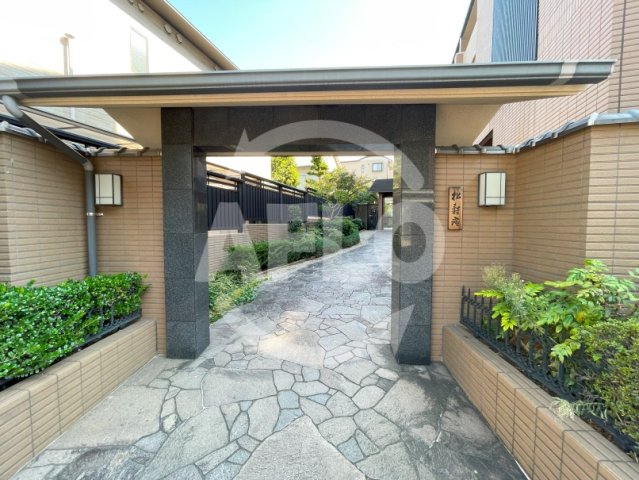 エントランス　帝塚山　松寿庵　エントランス