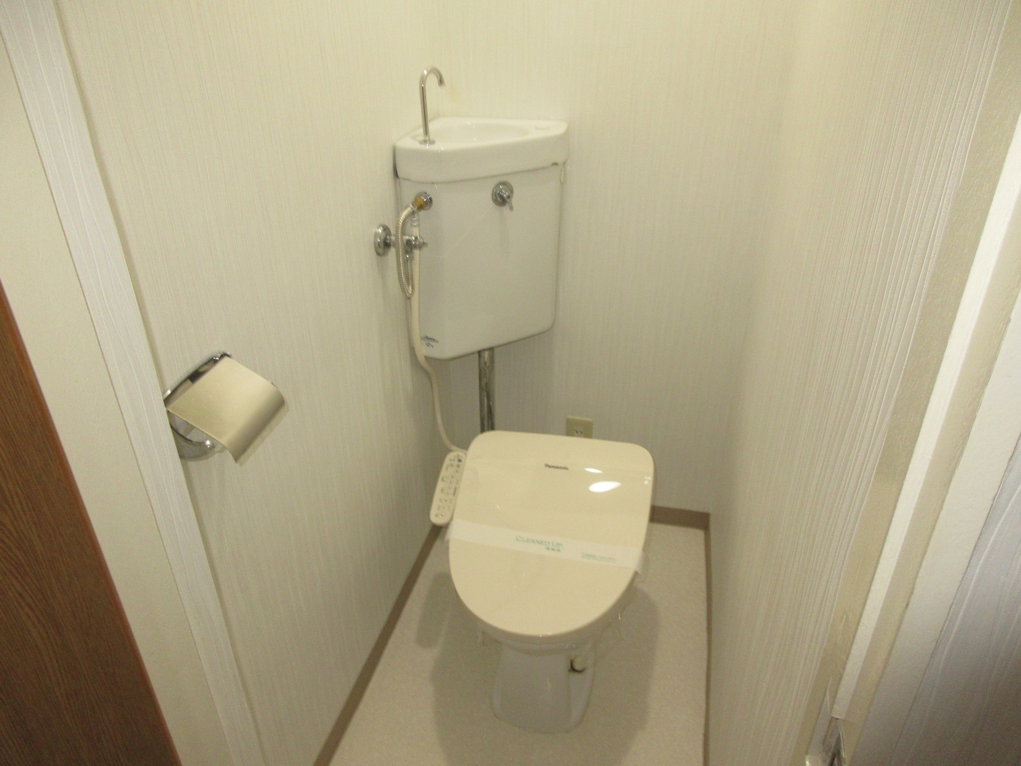 ＪＲおおさか東線 新加美駅 徒歩5分 6階建 築53年のトイレ写真