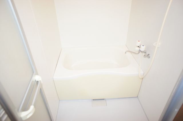 バス・シャワールーム　トイレと別のセパレートタイプ