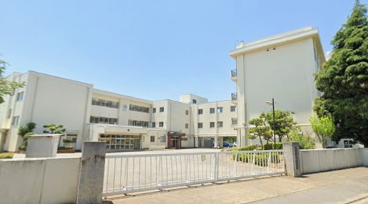 中学校　取手市立戸頭中学校（中学校）まで1200m
