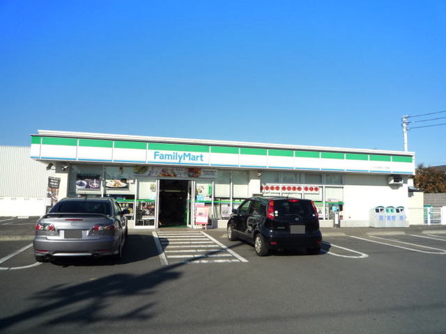 コンビニ　ファミリーマート（コンビニ）まで170m