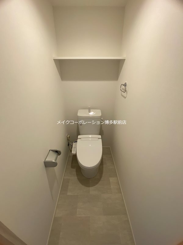 トイレ　同物件、別部屋の写真です。