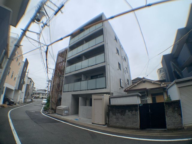建物外観　宅配BOX付きで便利です！