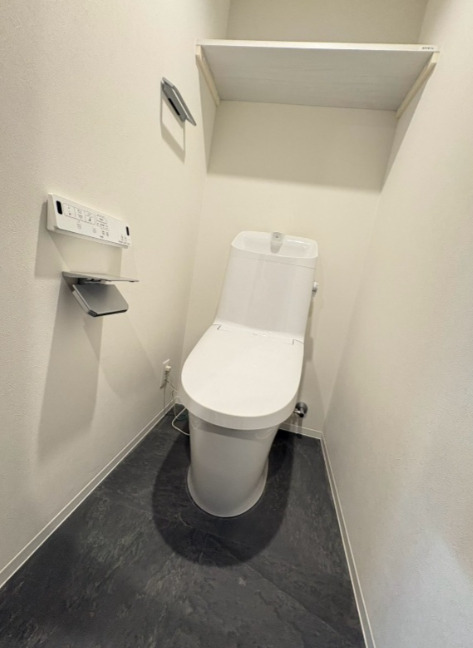 西武池袋線 練馬駅 徒歩8分 4階建 築1年のトイレ写真
