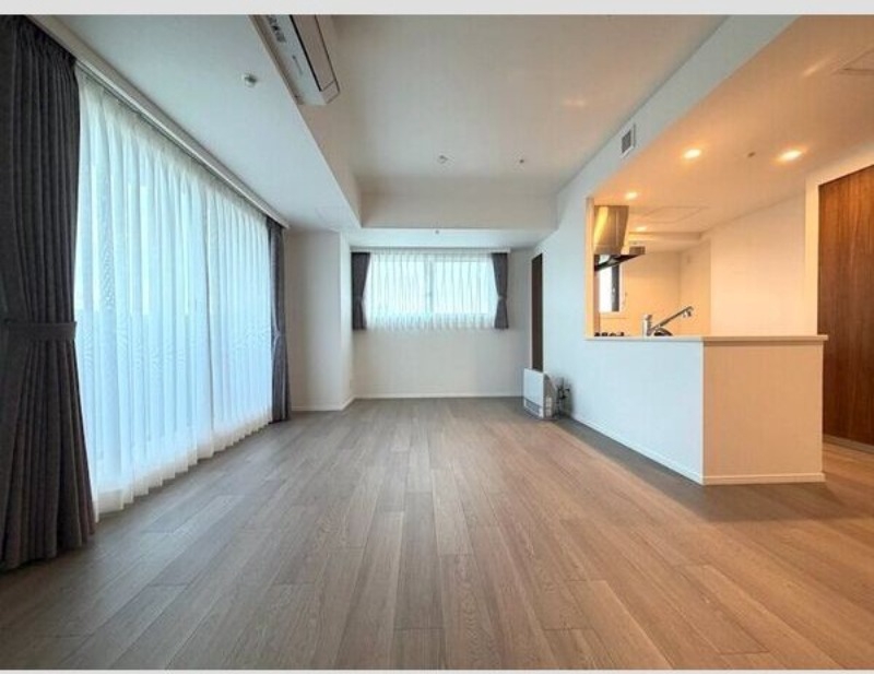 地下鉄東西線 バスセンター前駅 徒歩5分 19階建 築1年の居間写真