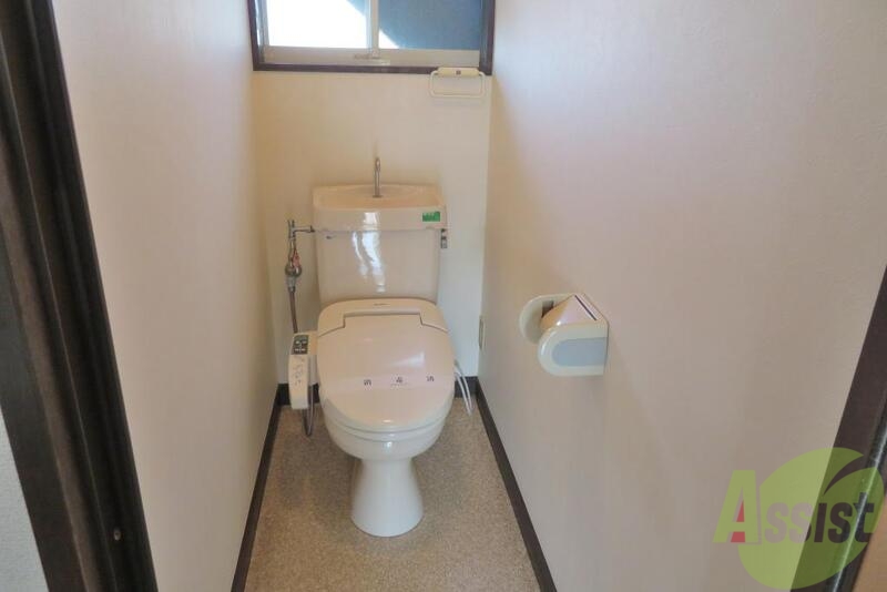 トイレ　トイレはシンプルかつオーソドックスですが清潔感があります。