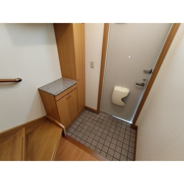 セレーノヒナザワ A棟の玄関写真