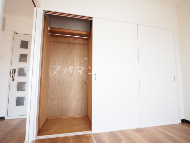収納　コートなども収納できます