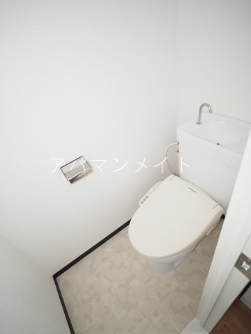 トイレ　ウォシュレット付きです