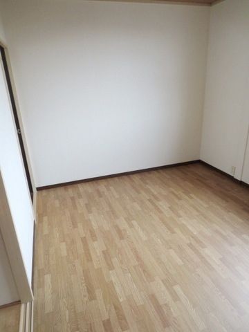 その他部屋・スペース　★洋室６帖★