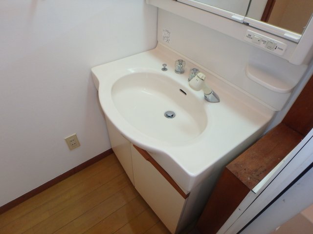 洗面設備　他のお部屋の参考写真となります。