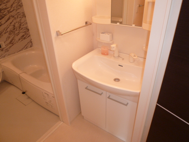洗面設備　別のお部屋の写真です