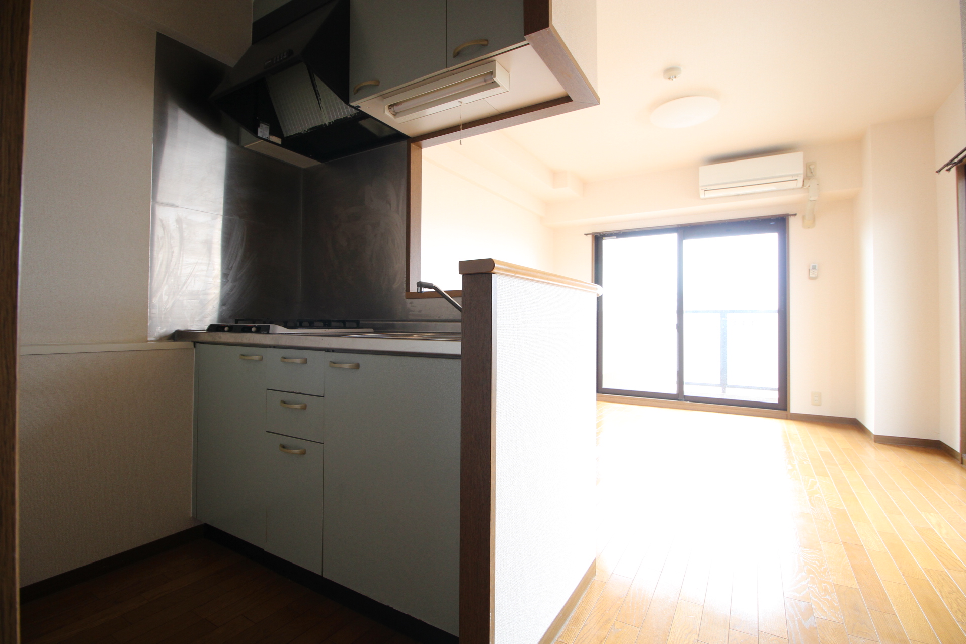 居室・リビング　洋室10帖あります！