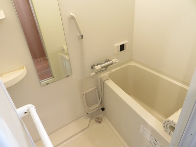 バス・シャワールーム　追い焚き機能付きバス