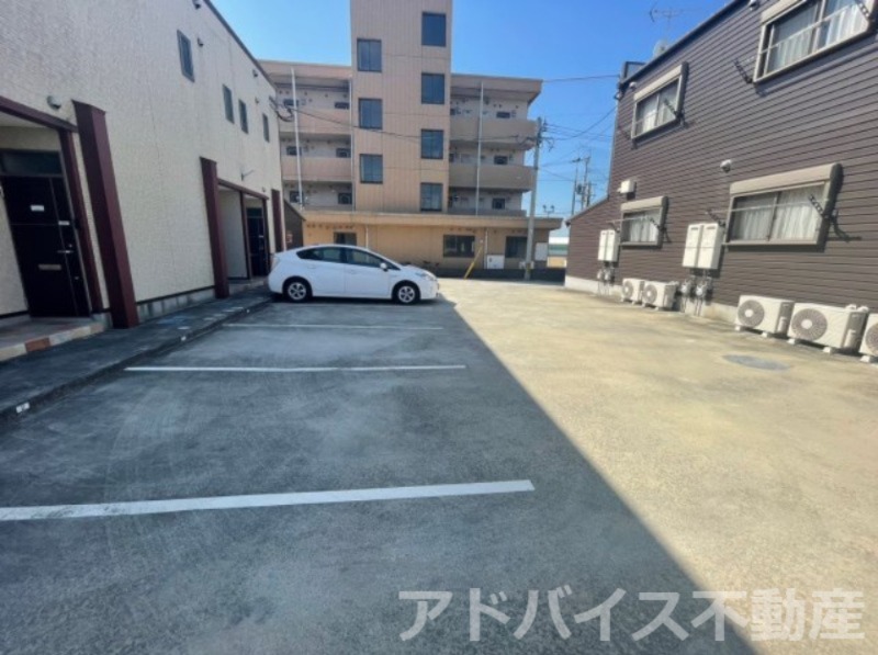 【八女市龍ケ原のアパートの駐車場】