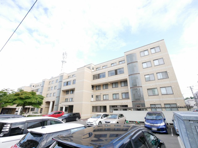 建物外観　閑静な住宅地に建つオール電化マンションです♪