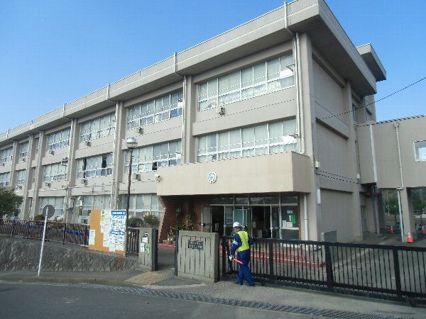【横須賀市太田和のアパートの小学校】
