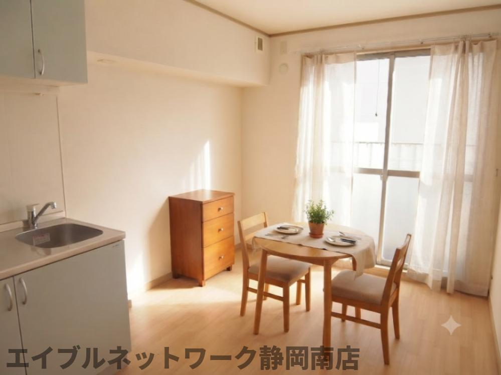 その他　家具・備品はCGによるイメージで実際の物件には含まれません。
