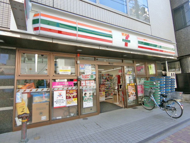 コンビニ　セブンイレブン台東4丁目春日通り店（コンビニ）まで158m