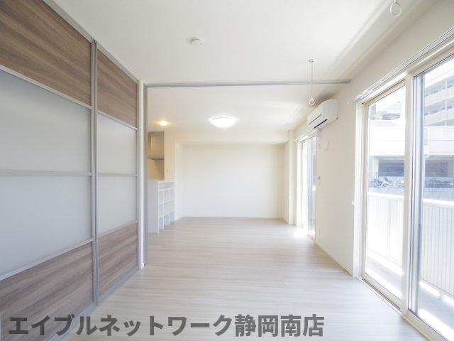 その他　リビングです