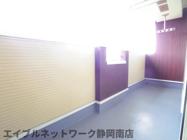 バルコニー　広々としたバルコニーです