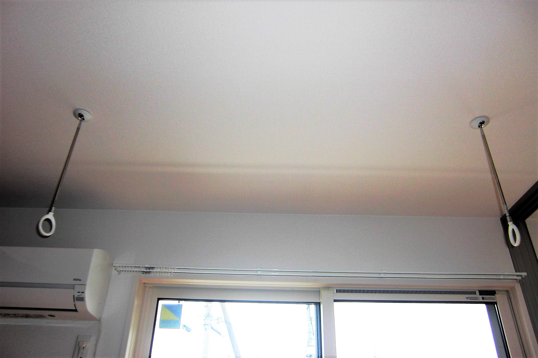 その他　雨の日に大活躍！室内物干し機です。