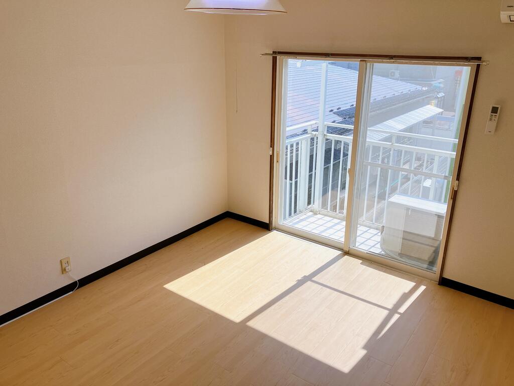 バチュラーIIの居間写真