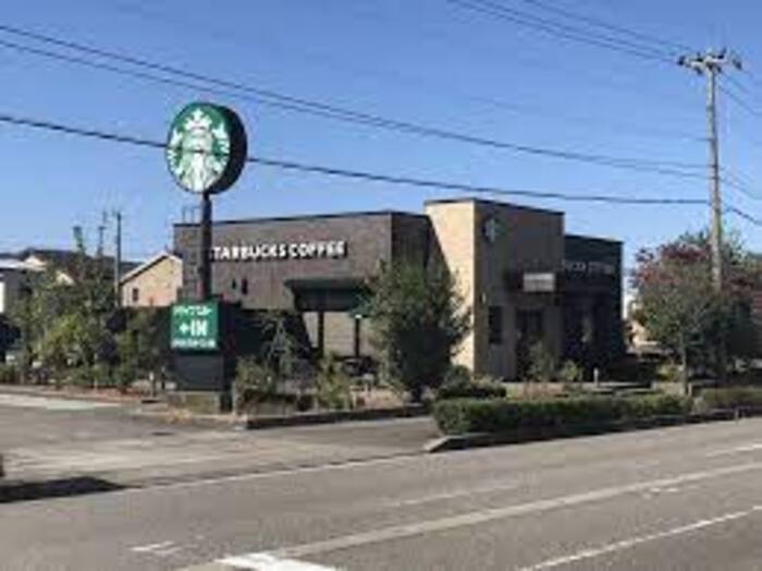 飲食店　スターバックスコーヒー金沢大桑店（飲食店）まで207m