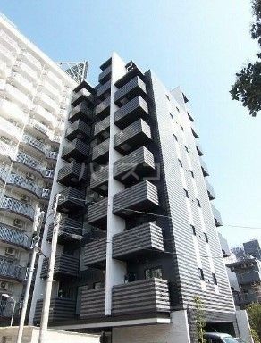 ステージファースト明大前アジールコートの建物外観