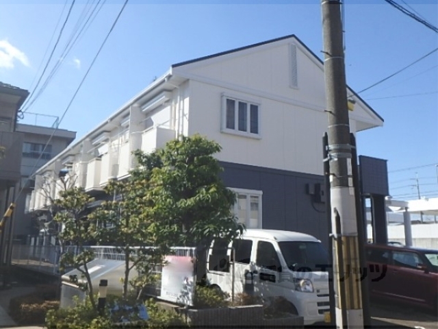 京都市伏見区竹田七瀬川町のアパートの建物外観