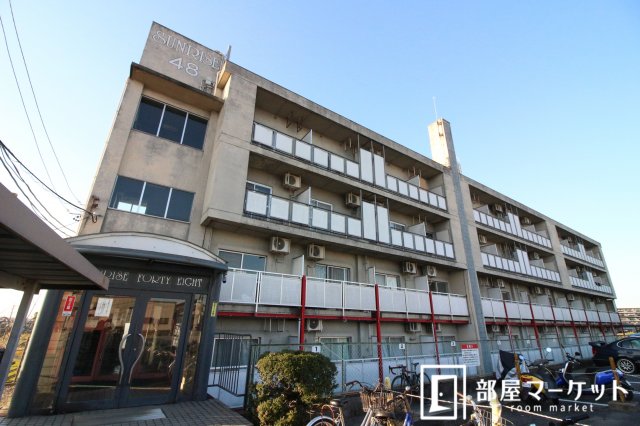 豊田市高岡本町のマンションの建物外観