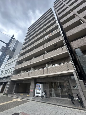 大阪市浪速区幸町のマンションの建物外観