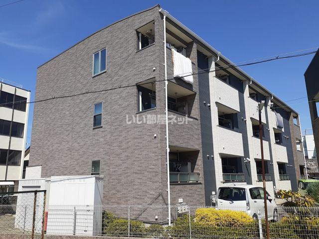 【阪南市尾崎町のアパートの建物外観】